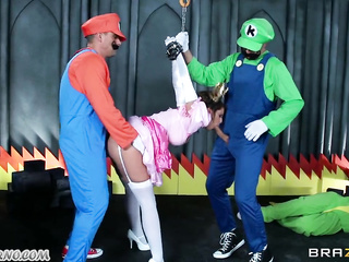 Mario and Luigi fuck sweet princess